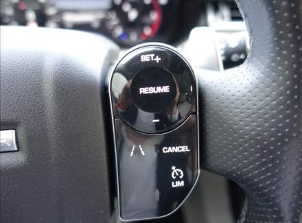 Land Rover - Range Rover Velar