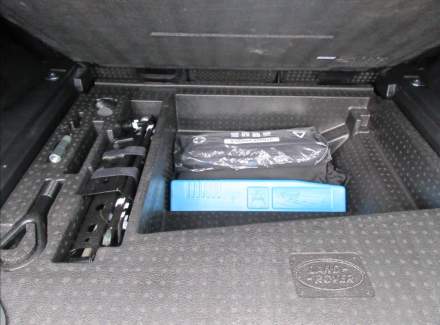 Land Rover - Defender