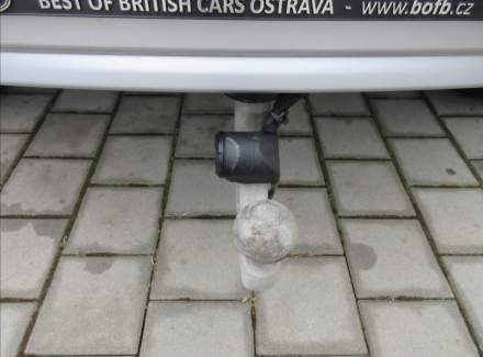 Land Rover - Defender