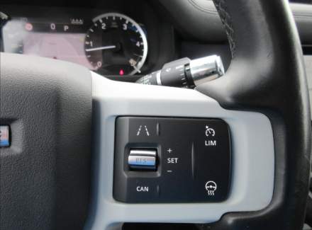 Land Rover - Defender