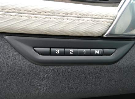 Land Rover - Discovery Sport