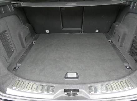 Land Rover - Discovery Sport