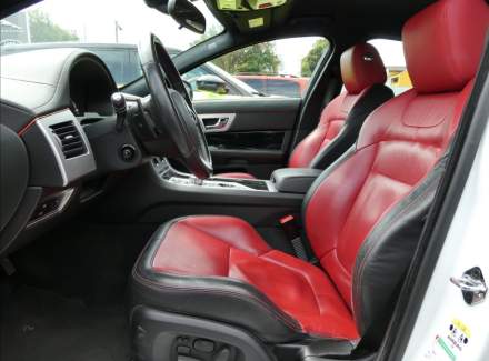Jaguar - XF