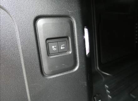 Land Rover - Defender