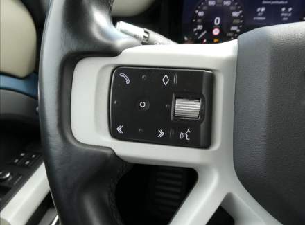 Land Rover - Defender