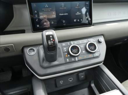 Land Rover - Defender