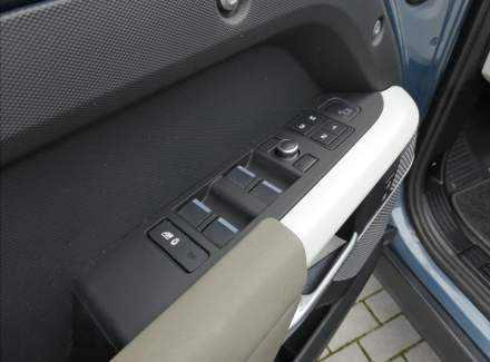 Land Rover - Defender