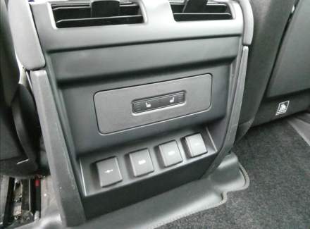 Land Rover - Defender