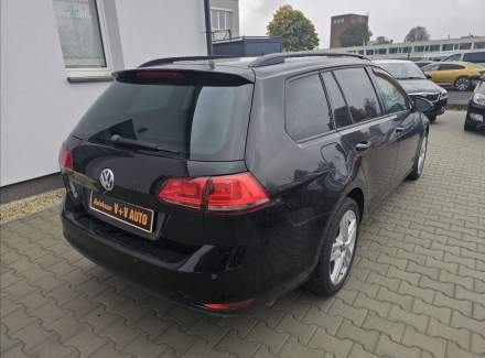 Volkswagen - Golf