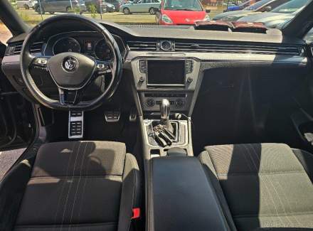 Volkswagen - Passat