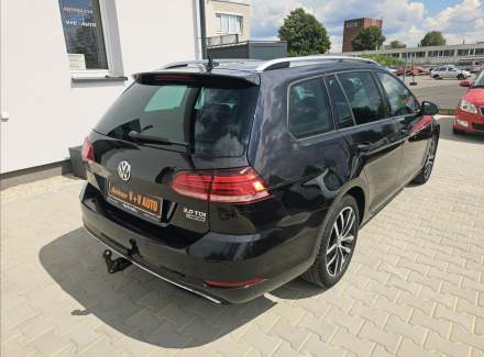 Volkswagen - Golf