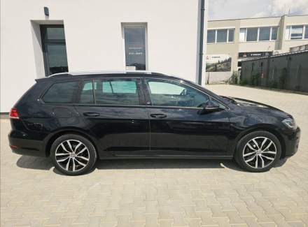 Volkswagen - Golf