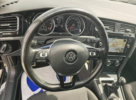 Volkswagen - Golf