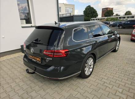Volkswagen - Passat