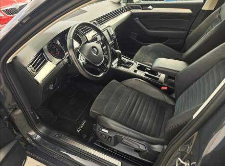 Volkswagen - Passat
