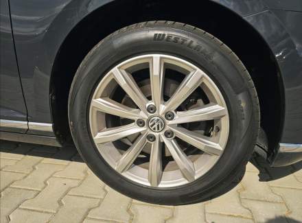 Volkswagen - Passat