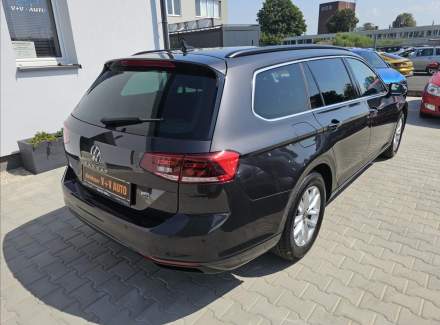 Volkswagen - Passat