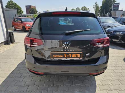 Volkswagen - Passat