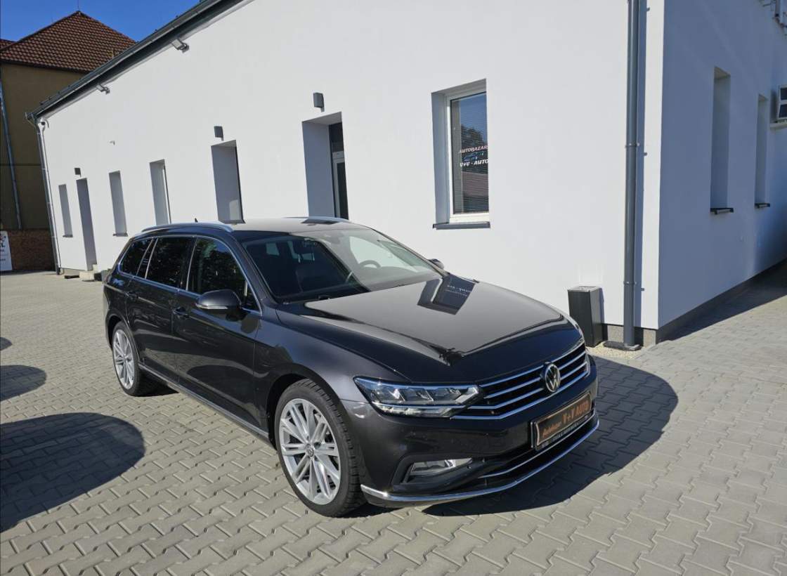 Volkswagen - Passat