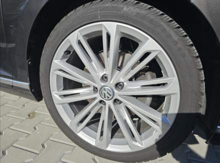 Volkswagen - Passat