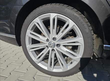 Volkswagen - Passat