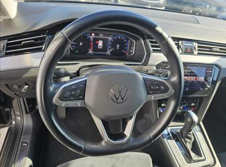 Volkswagen - Passat