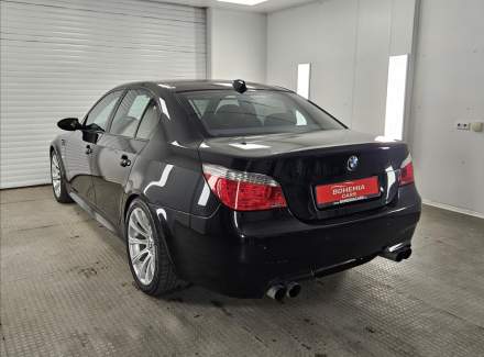 BMW - M5