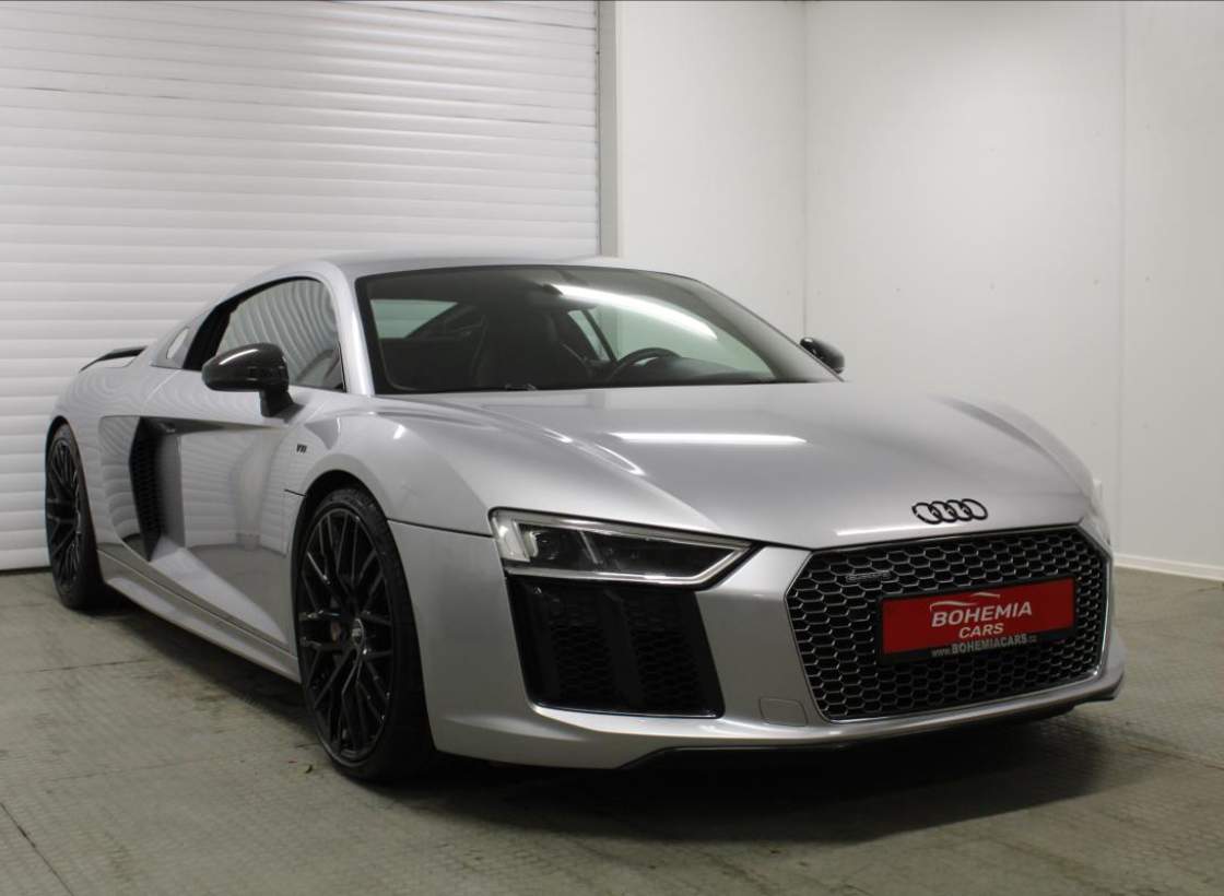 Audi - R8