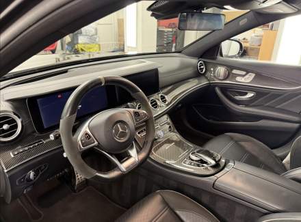 Mercedes-Benz - E-class