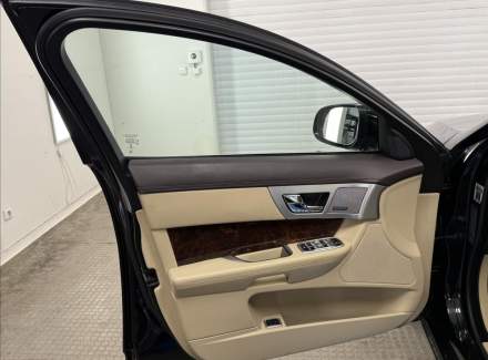 Jaguar - XF