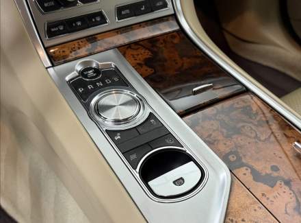 Jaguar - XF