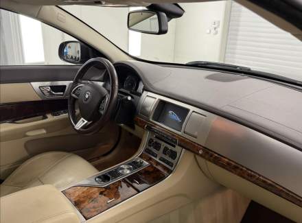 Jaguar - XF