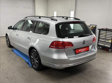 Volkswagen - Passat