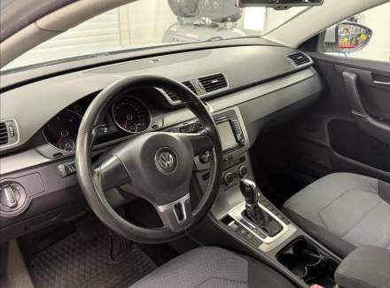 Volkswagen - Passat