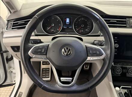 Volkswagen - Passat