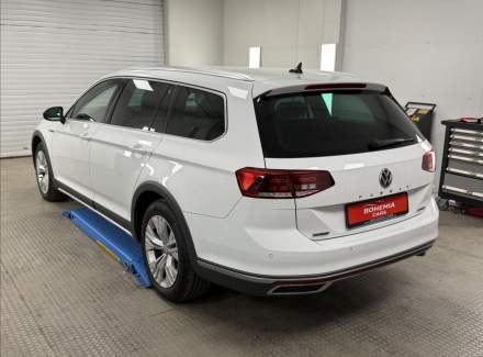 Volkswagen - Passat