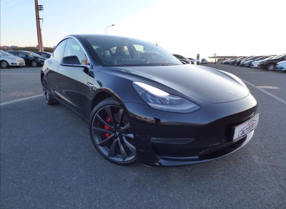 Tesla - Model 3