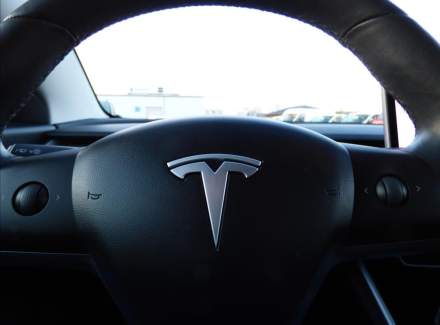 Tesla - Model 3