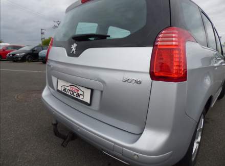 Peugeot - 5008