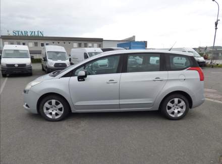Peugeot - 5008