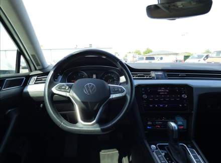 Volkswagen - Passat