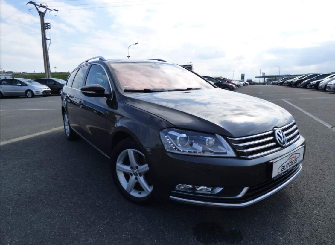 Volkswagen - Passat