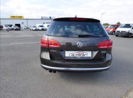 Volkswagen - Passat