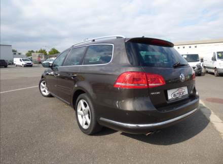 Volkswagen - Passat