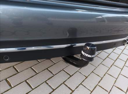 Mercedes-Benz - E-class