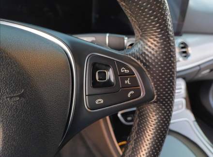 Mercedes-Benz - E-class