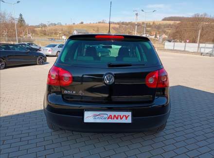 Volkswagen - Golf