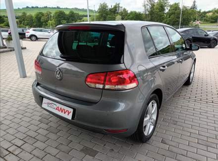 Volkswagen - Golf