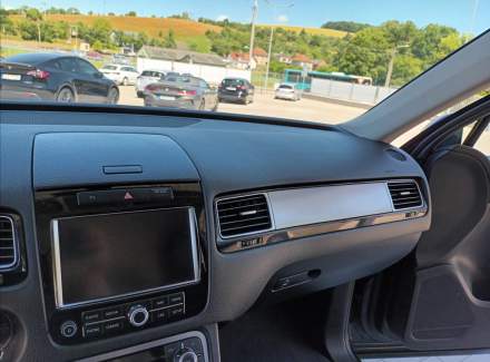 Volkswagen - Touareg