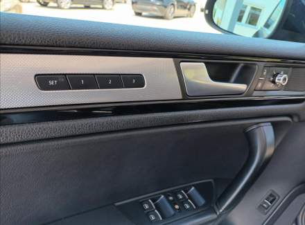 Volkswagen - Touareg